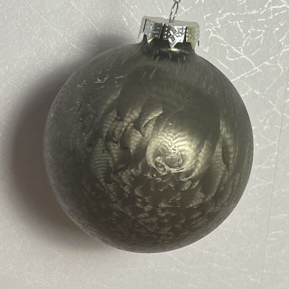 Christmas Tree Ornament Frosted Grey Glass Globe 4” - Picture 1 of 1